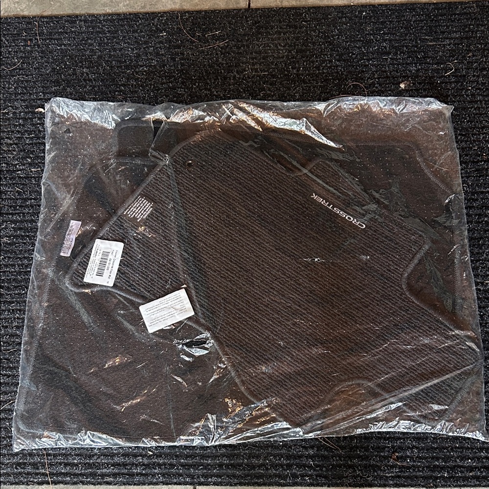 Subaru Crosstrek Black Carpeted Car/Auto Floor Mats, NEW Part Number: J501SFL020